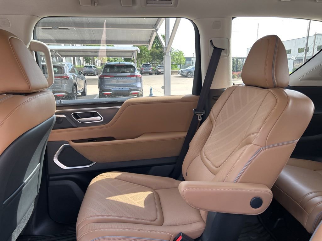 New 2026 INFINITI QX80 Luxe w/ Cargo Package image 16