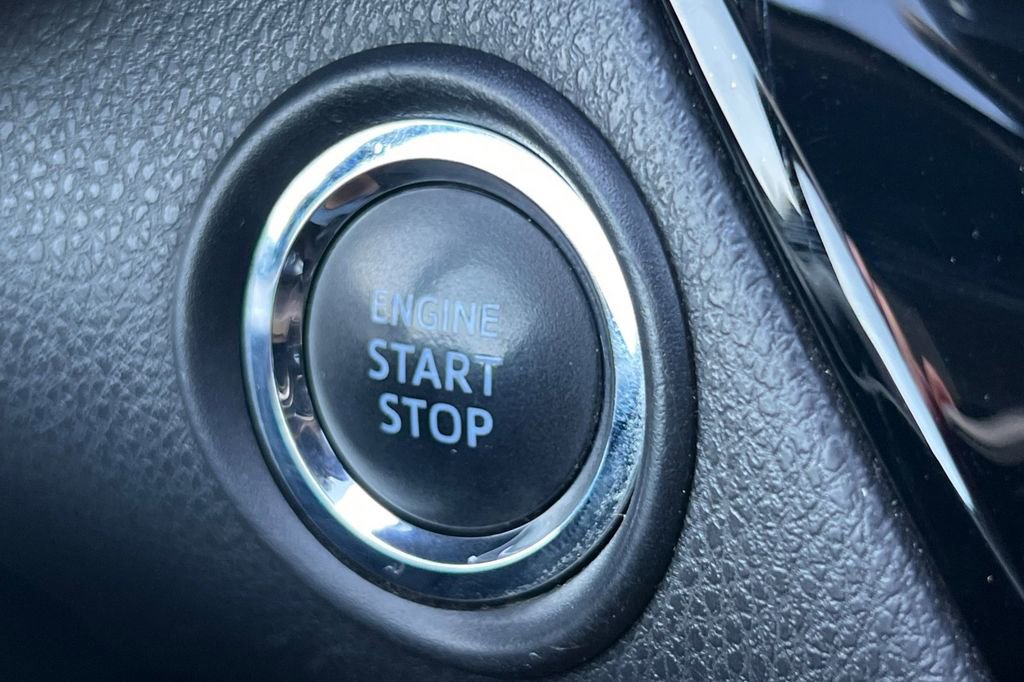 Used 2020 Toyota C-HR XLE image 25