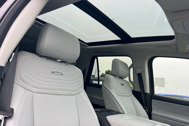 New 2025 Ford Expedition Max Platinum w/ Platinum Ultimate Package AWD/4WD image 17