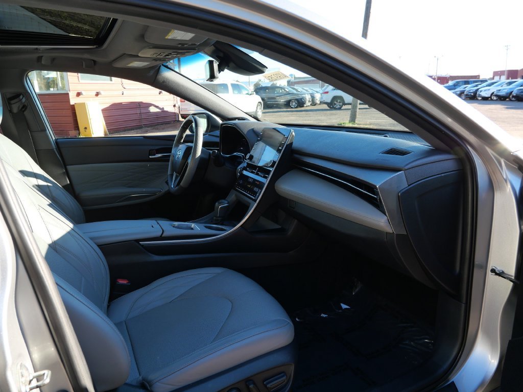 Used 2019 Toyota Avalon Limited w/ Advanced Safety Package FWD image 11