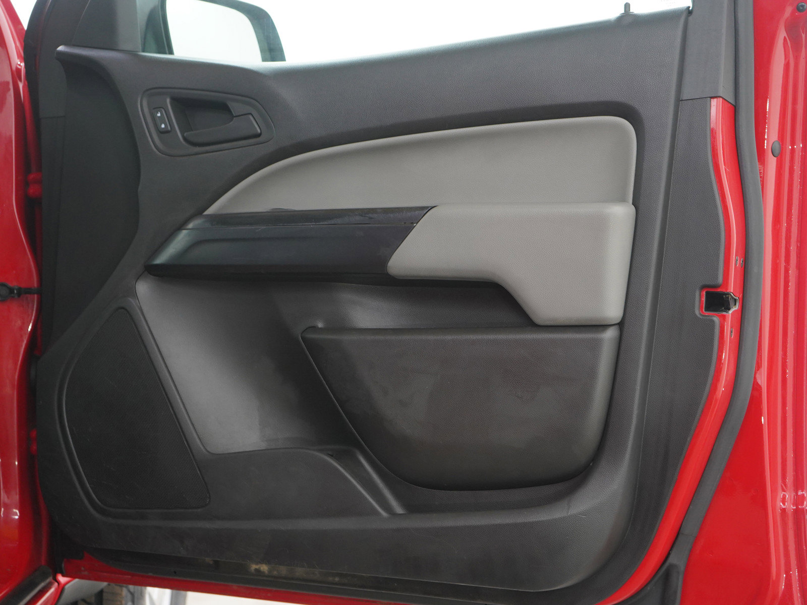 Used 2017 GMC Canyon 4x4 Extended Cab w/ Trailering Package image 11