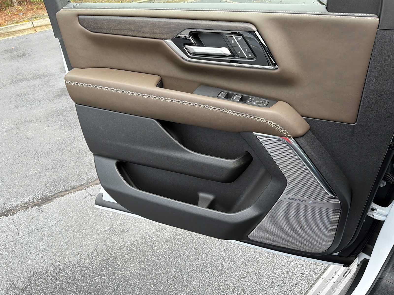 New 2026 GMC Yukon Denali Ultimate AWD/4WD image 15