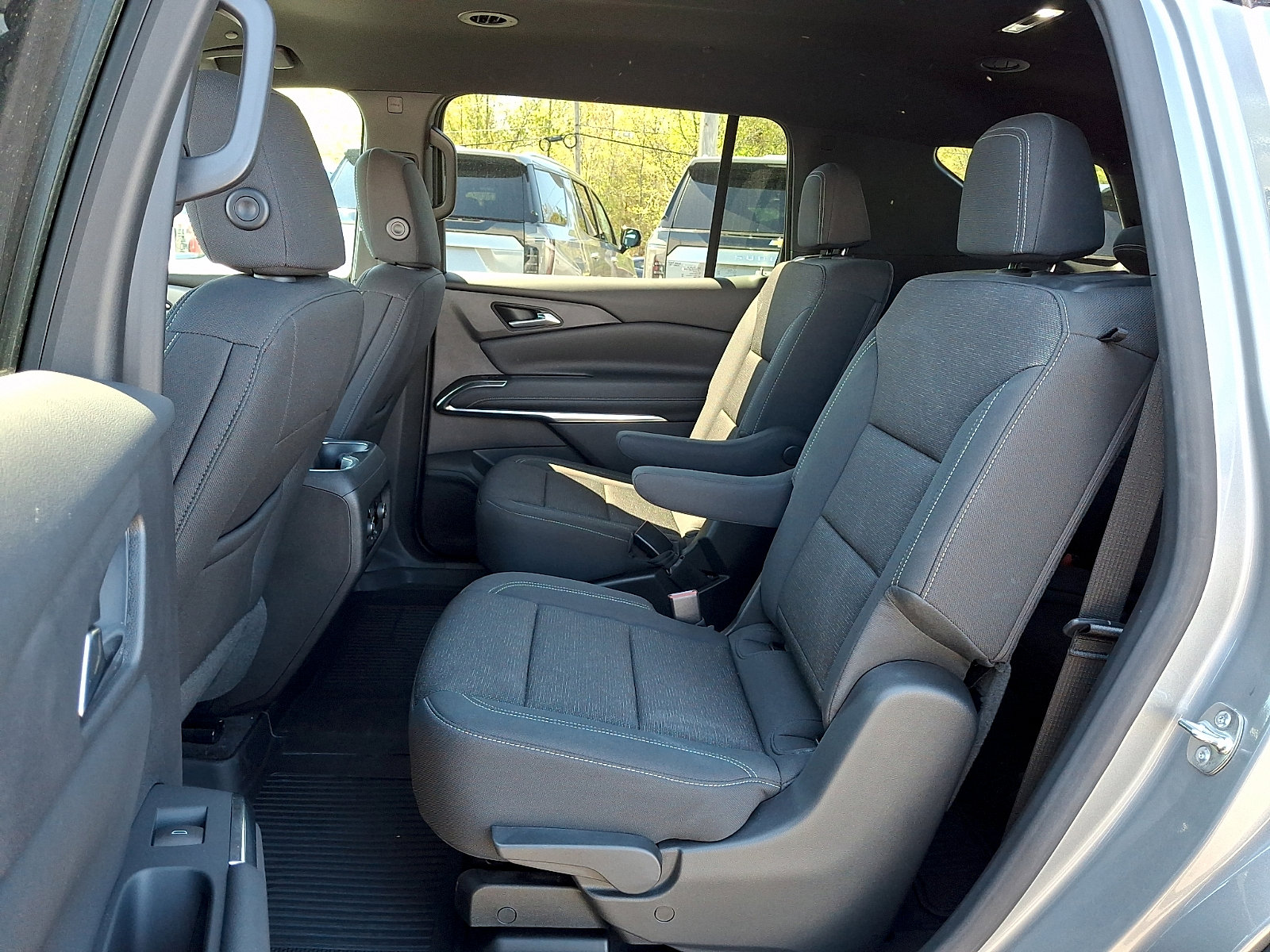 New 2026 Chevrolet Traverse LT w/ Driver Confidence Package FWD image 9