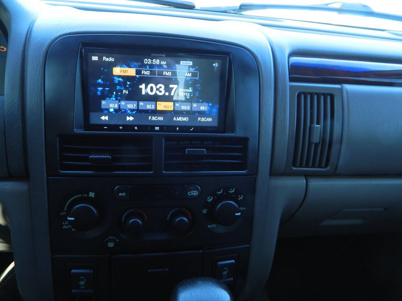 Used 2002 Jeep Grand Cherokee Limited image 19