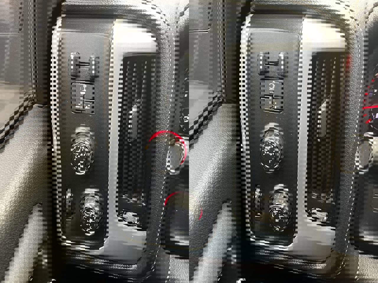 Used 2016 GMC Sierra 1500 SLE image 16