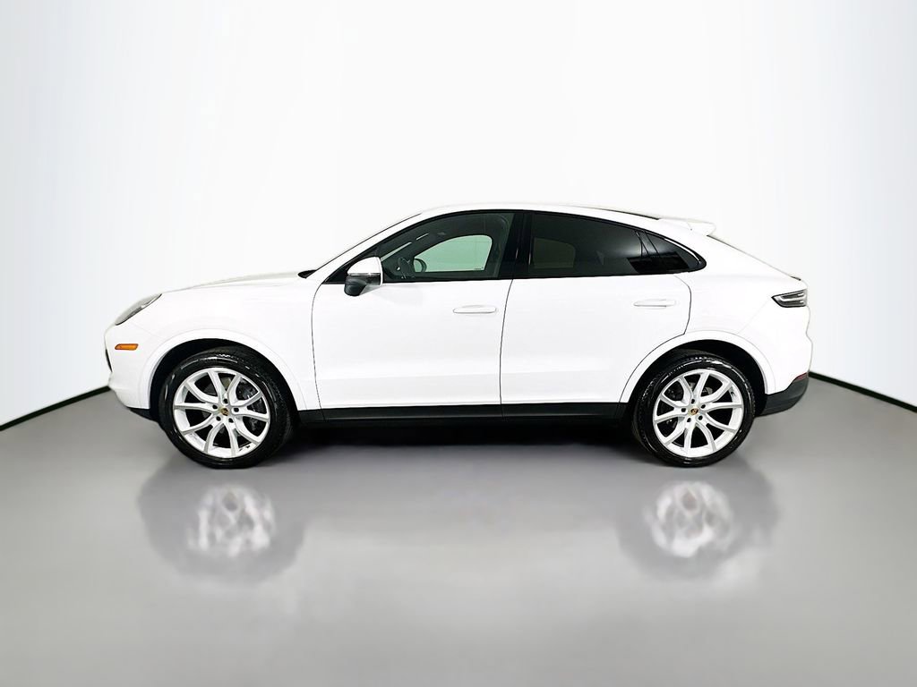 Certified 2022 Porsche Cayenne Coupe image 2