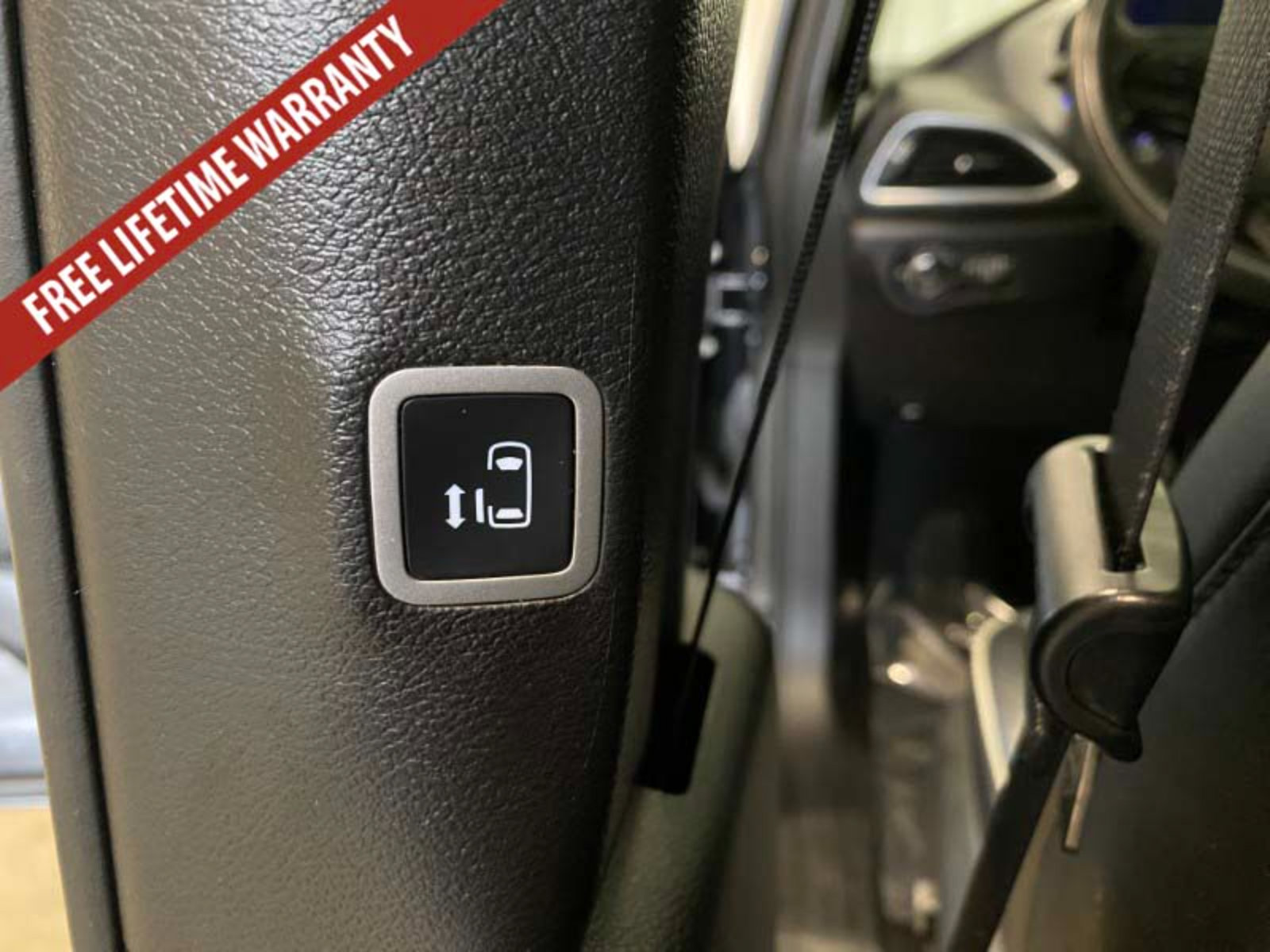 Used 2020 Chrysler Pacifica Limited w/ Advanced Safetytec Group FWD image 55