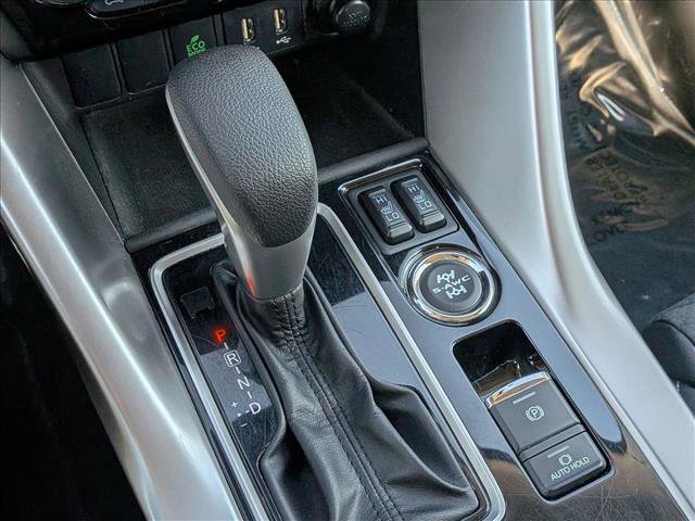 Used 2024 Mitsubishi Eclipse Cross SE image 12