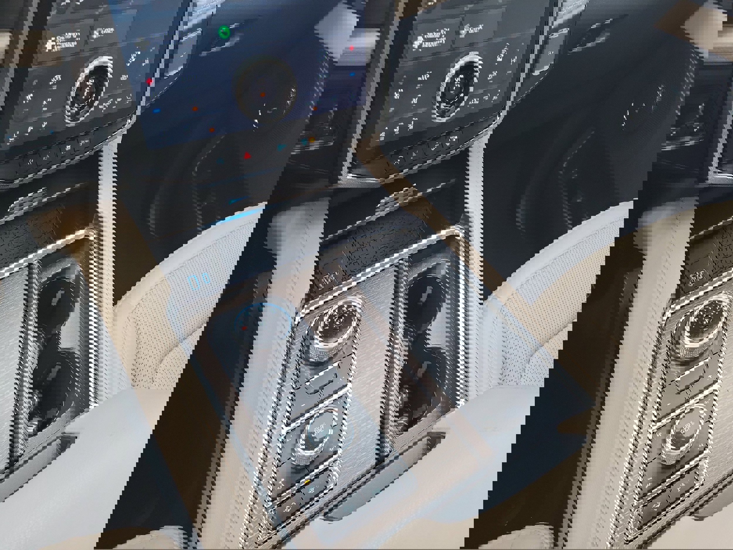 Certified 2023 Ford Expedition Limited image 30