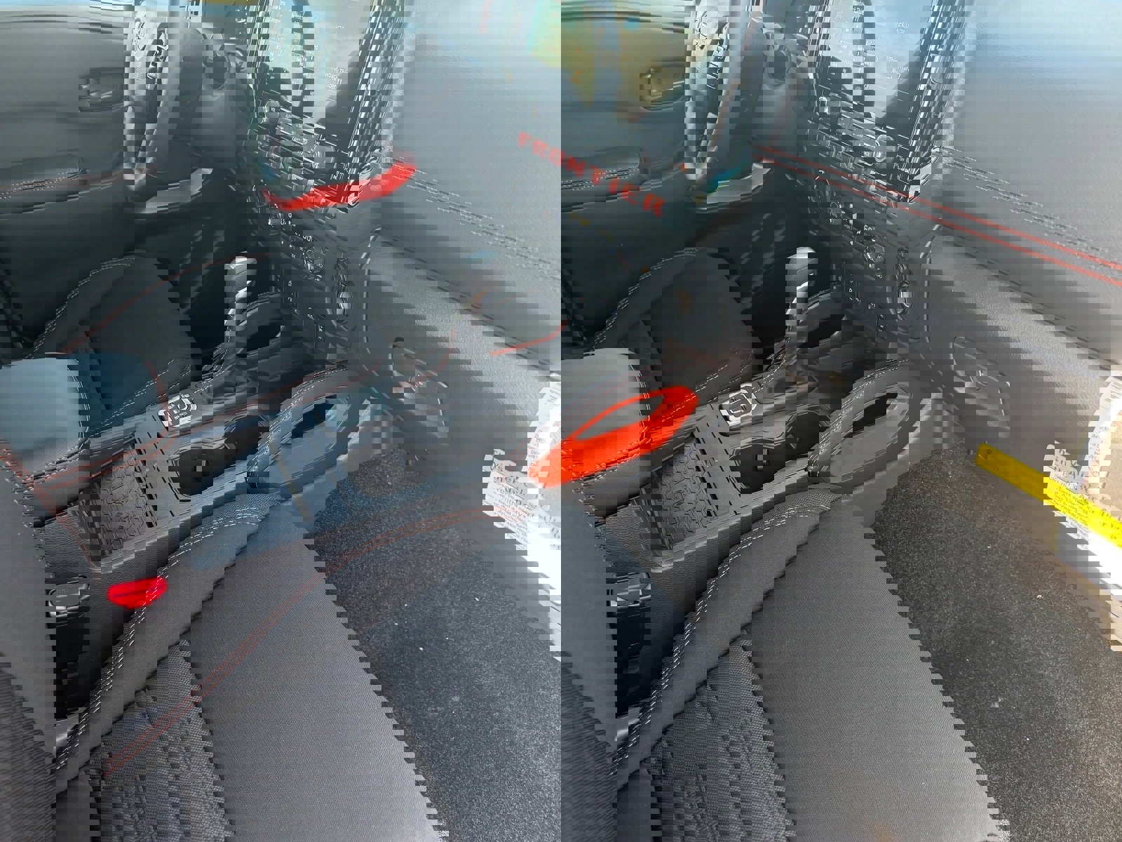 New 2026 Nissan Frontier PRO-4X w/ Pro-4x Convenience Package image 11