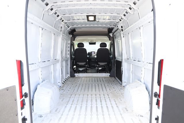 Used 2025 RAM ProMaster 2500 w/ Convenience Group FWD image 8