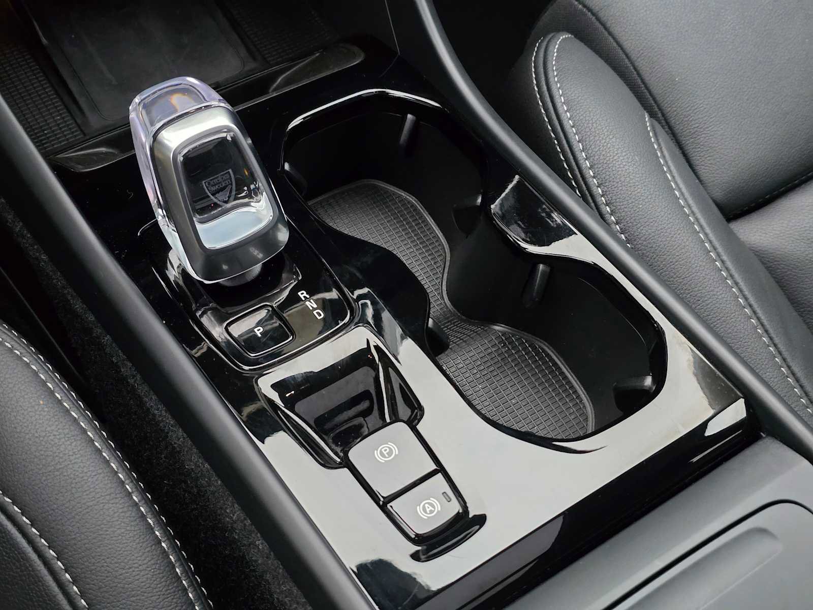 Certified 2025 Volvo XC40 B5 Plus image 27