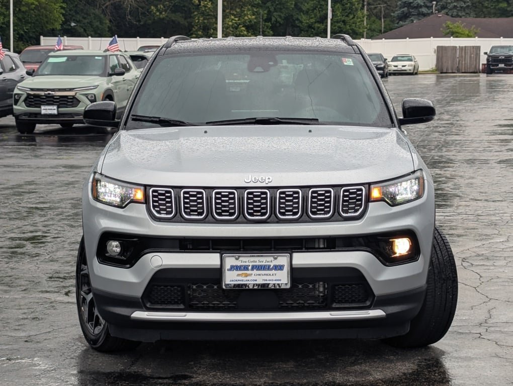 Used 2025 Jeep Compass Limited AWD/4WD image 4