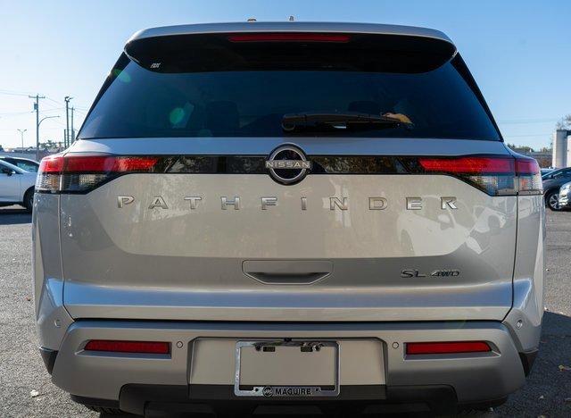 New 2025 Nissan Pathfinder SL image 6