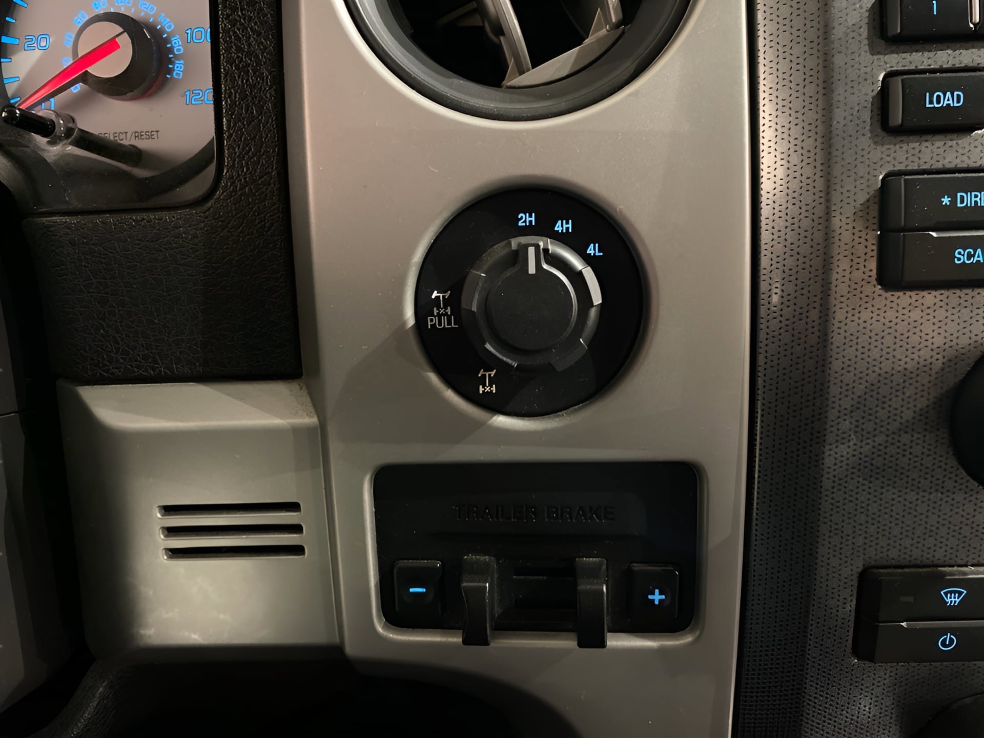 Used 2010 Ford F150 Raptor image 18