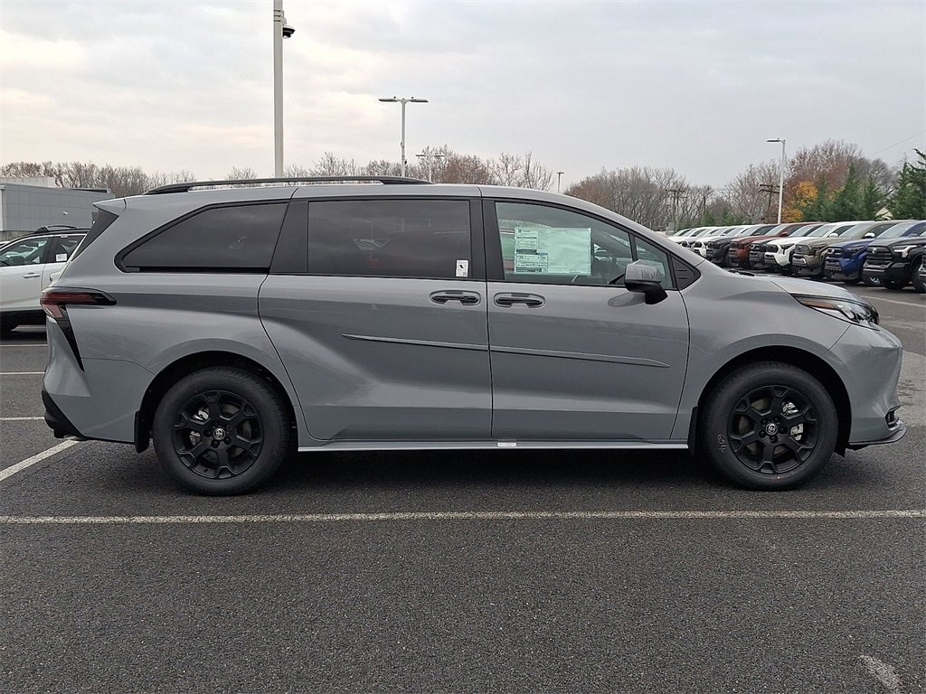 New 2026 Toyota Sienna XLE Woodland Edition image 4