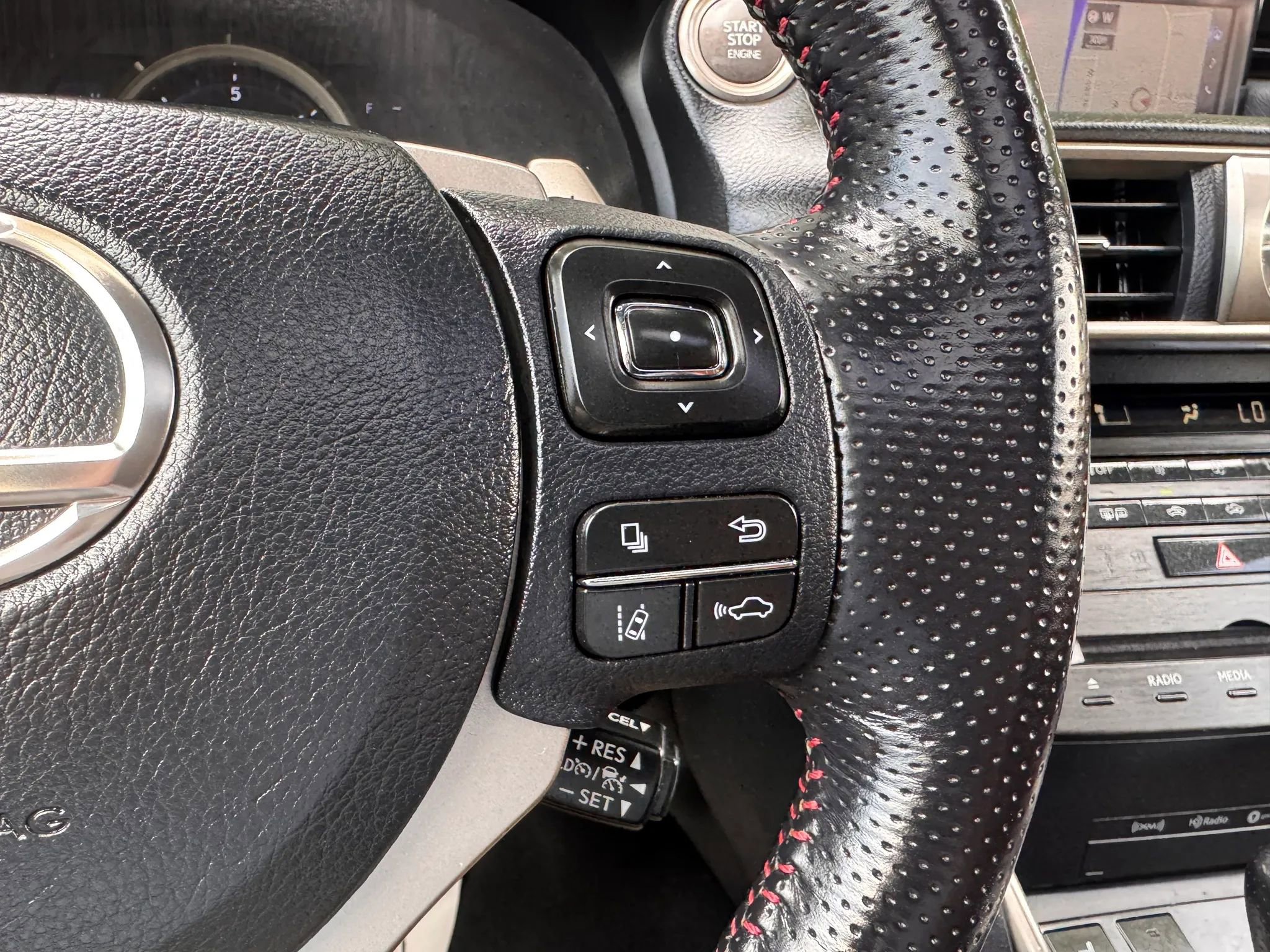 Used 2020 Lexus IS 300 F Sport AWD/4WD image 38
