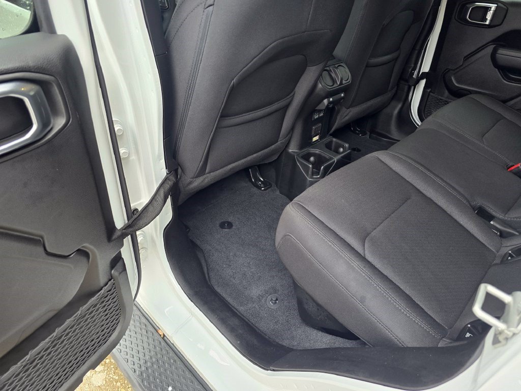 Used 2023 Jeep Gladiator Sport AWD/4WD image 32