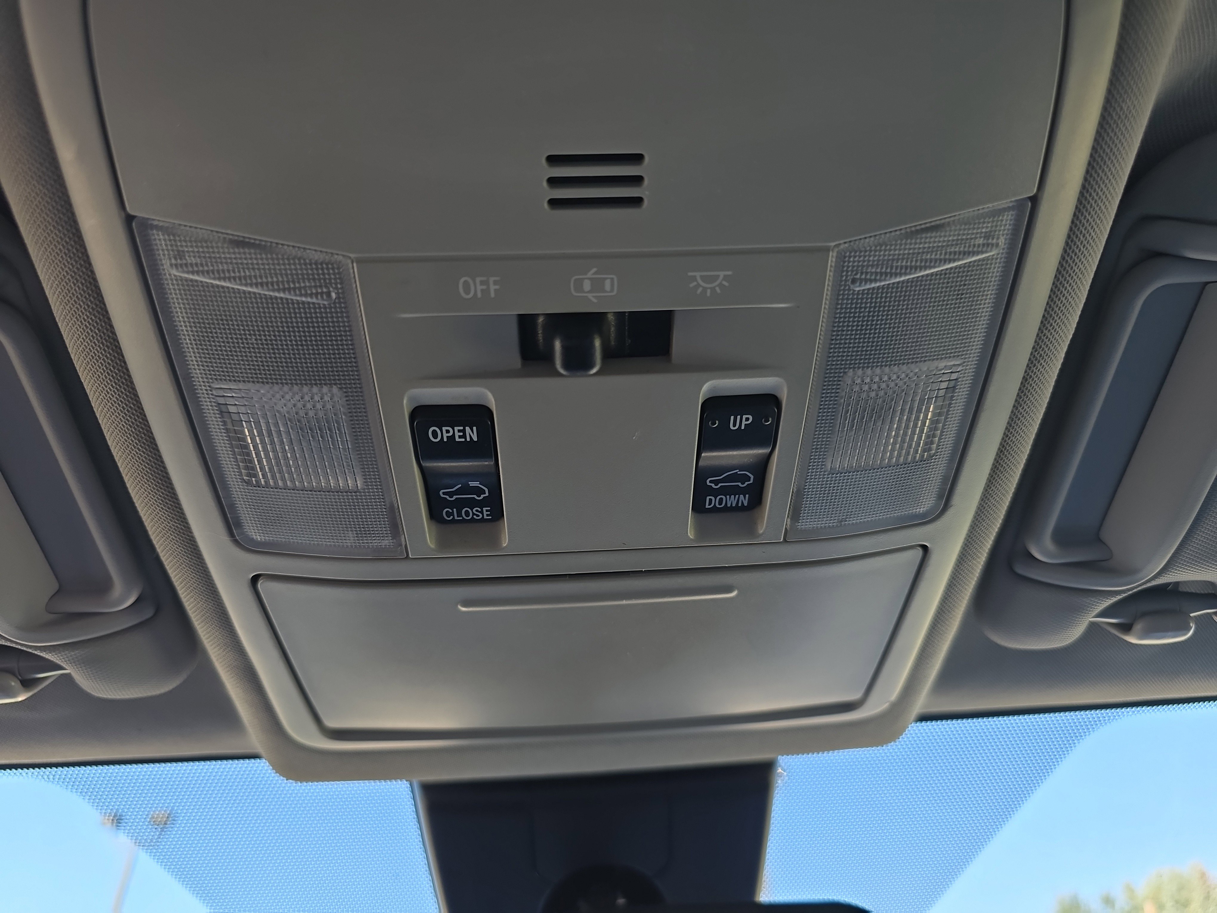 Used 2018 Toyota RAV4 XLE image 33