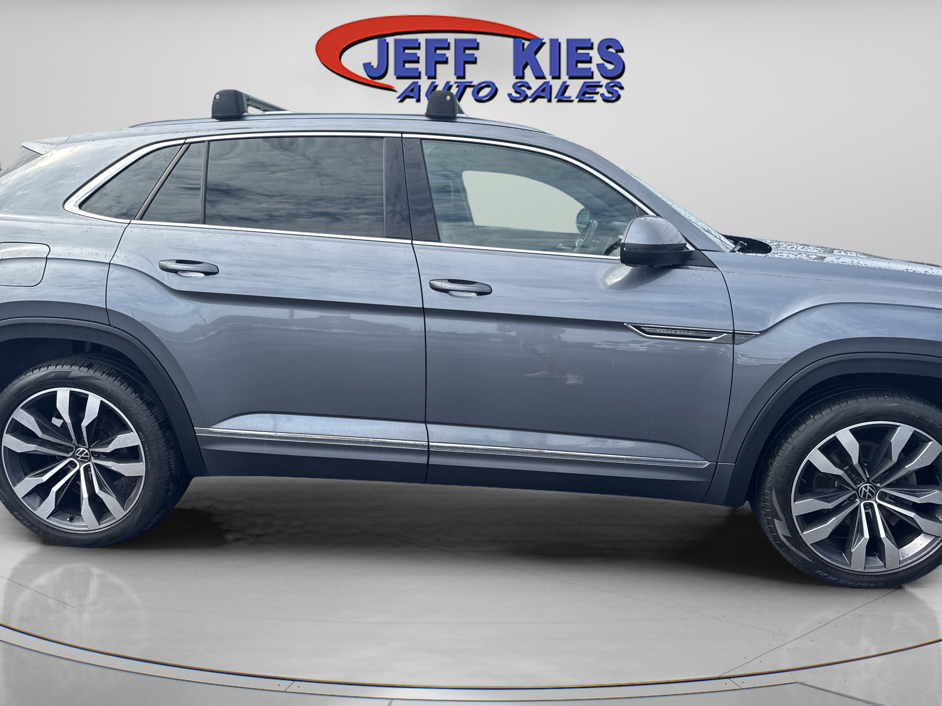 Used 2020 Volkswagen Atlas Cross Sport SEL Premium R-Line AWD/4WD image 4