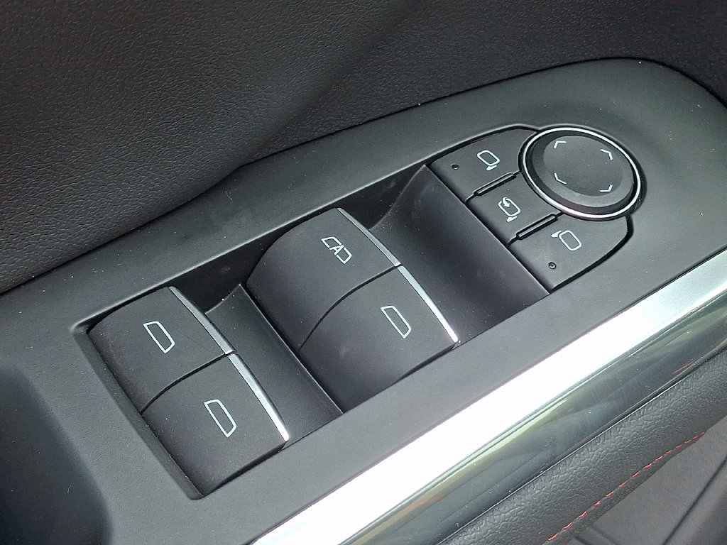 Used 2024 Chevrolet Traverse RS w/ LPO, Floor Liner Package AWD/4WD image 27