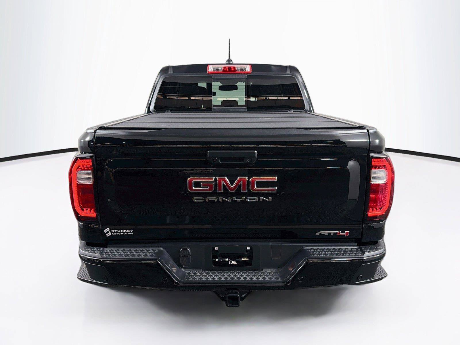 Used 2025 GMC Canyon AT4 w/ Technology Plus Package AWD/4WD image 10