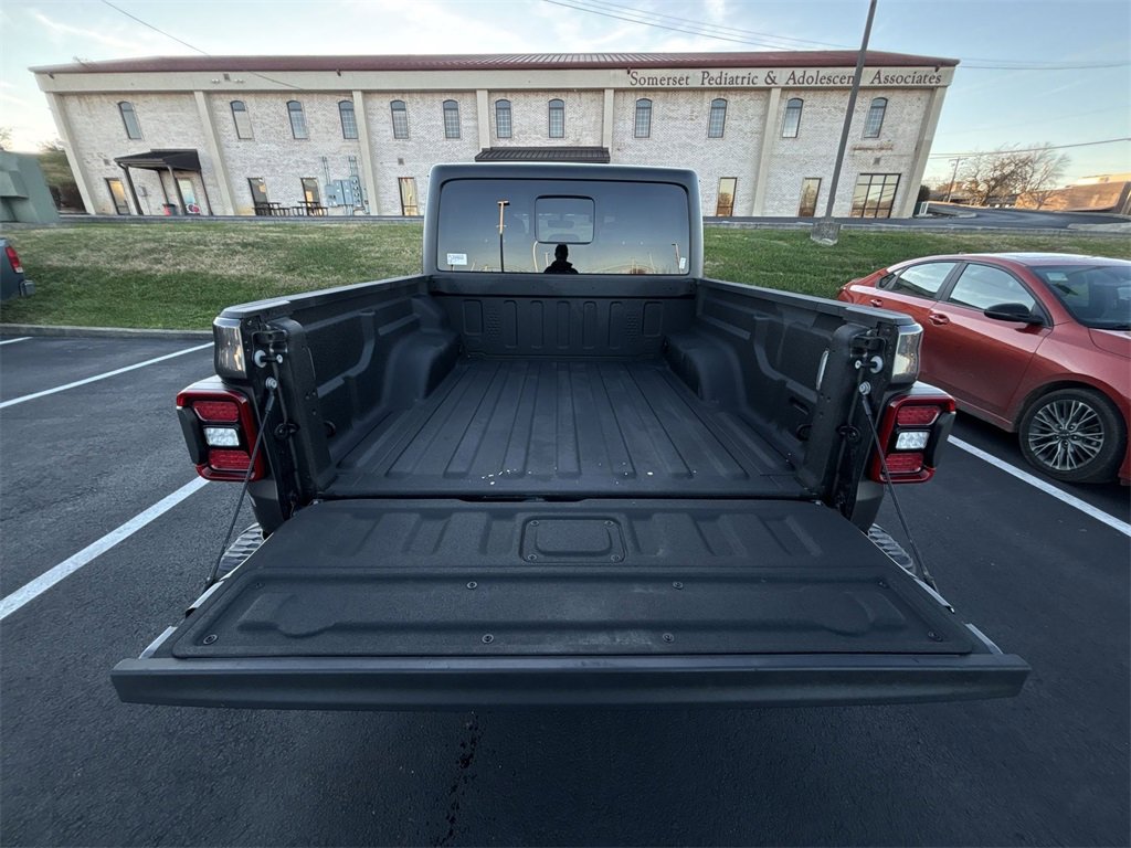 Used 2023 Jeep Gladiator Rubicon w/ LED Lighting Group image 29