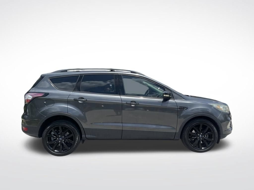 Used 2017 Ford Escape Titanium FWD image 4
