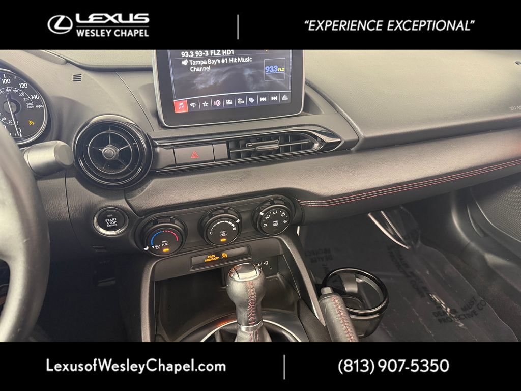 Used 2016 MAZDA MX-5 Miata Club RWD image 9
