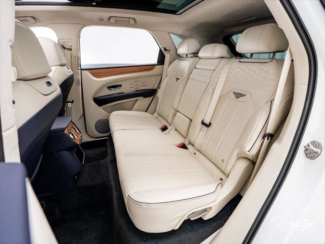 Used 2024 Bentley Bentayga AWD/4WD image 47