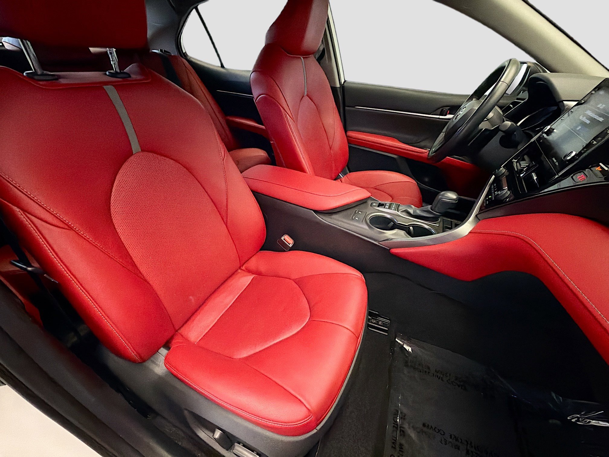 Used 2021 Toyota Camry XSE image 15