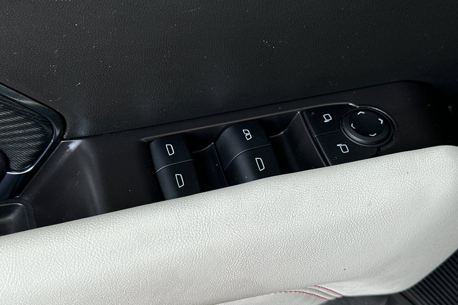 Certified 2024 GMC Canyon AT4X AWD/4WD image 12