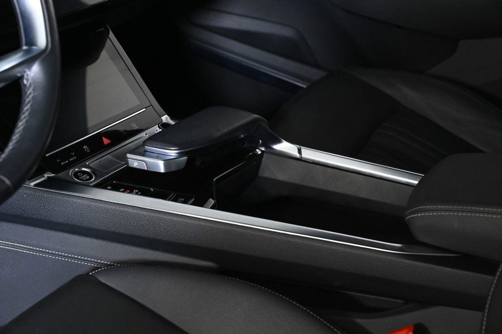 Used 2023 Audi e-tron Premium Plus w/ Premium Plus Package image 19
