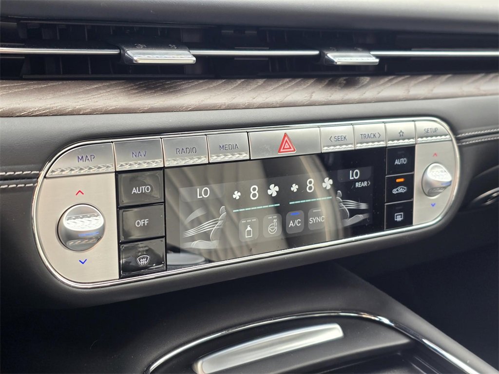 Used 2024 Genesis G90 3.5T image 15