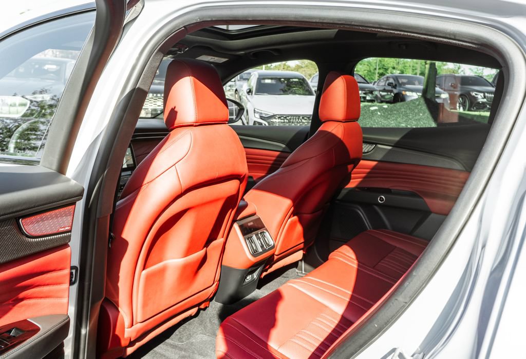 Used 2023 Maserati Grecale Modena AWD/4WD image 32