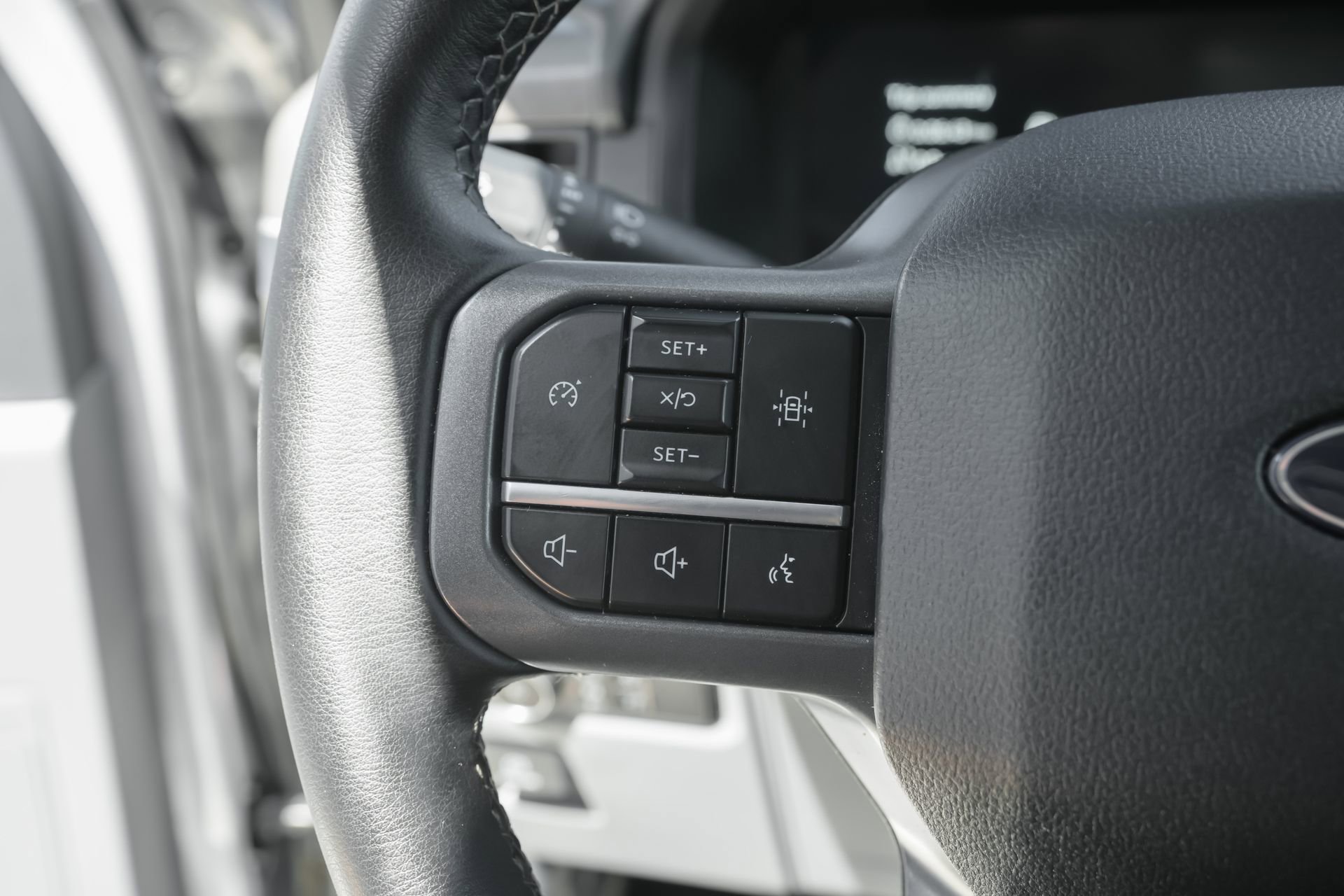 Used 2025 Ford F150 XLT w/ Equipment Group 301A Standard image 18