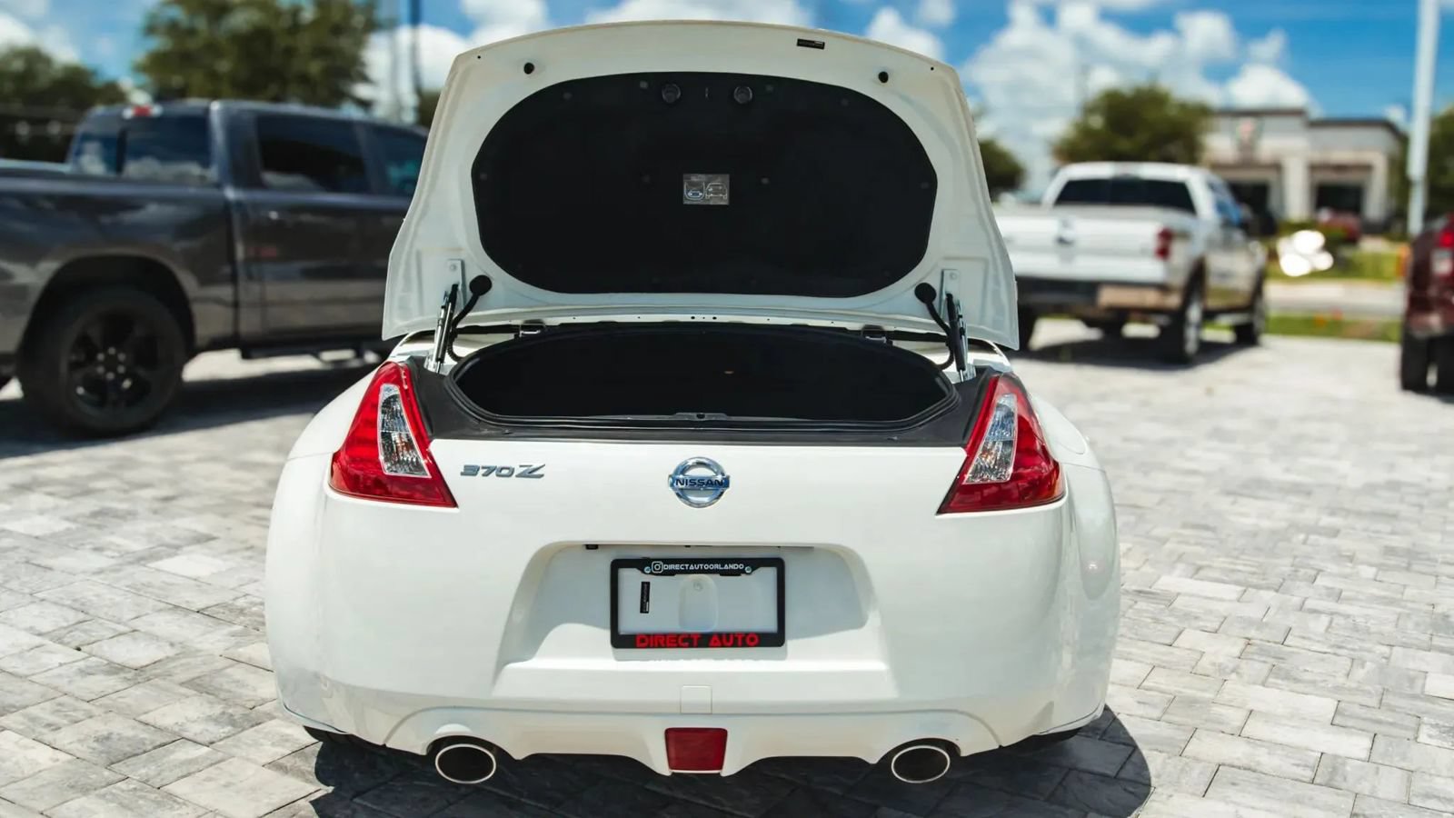 Used 2013 Nissan 370Z Touring w/ Sport Pkg RWD image 16