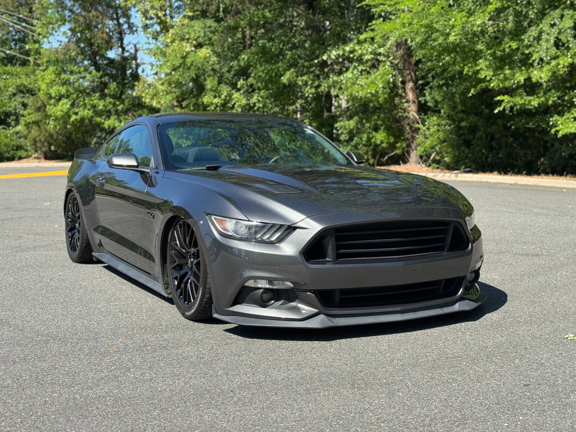 Used 2017 Ford Mustang GT w/ GT Performance Package RWD image 16