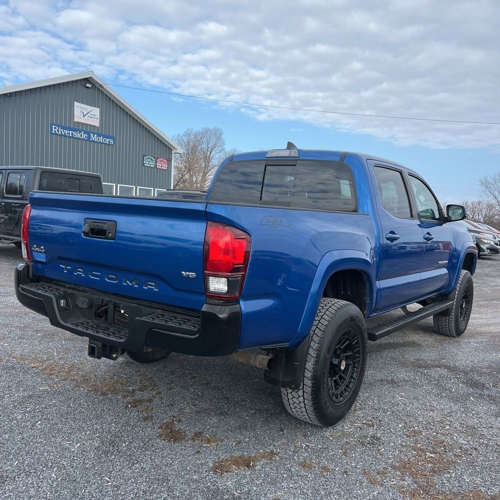 Used 2018 Toyota Tacoma SR5 image 3