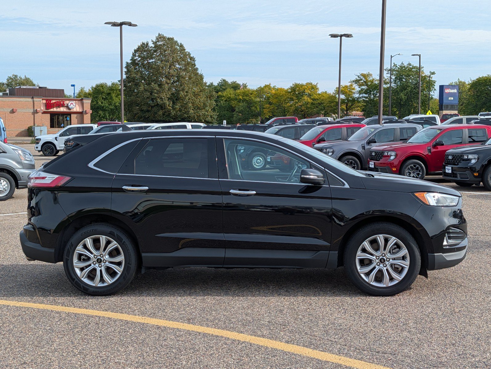 Used 2023 Ford Edge Titanium AWD/4WD image 6