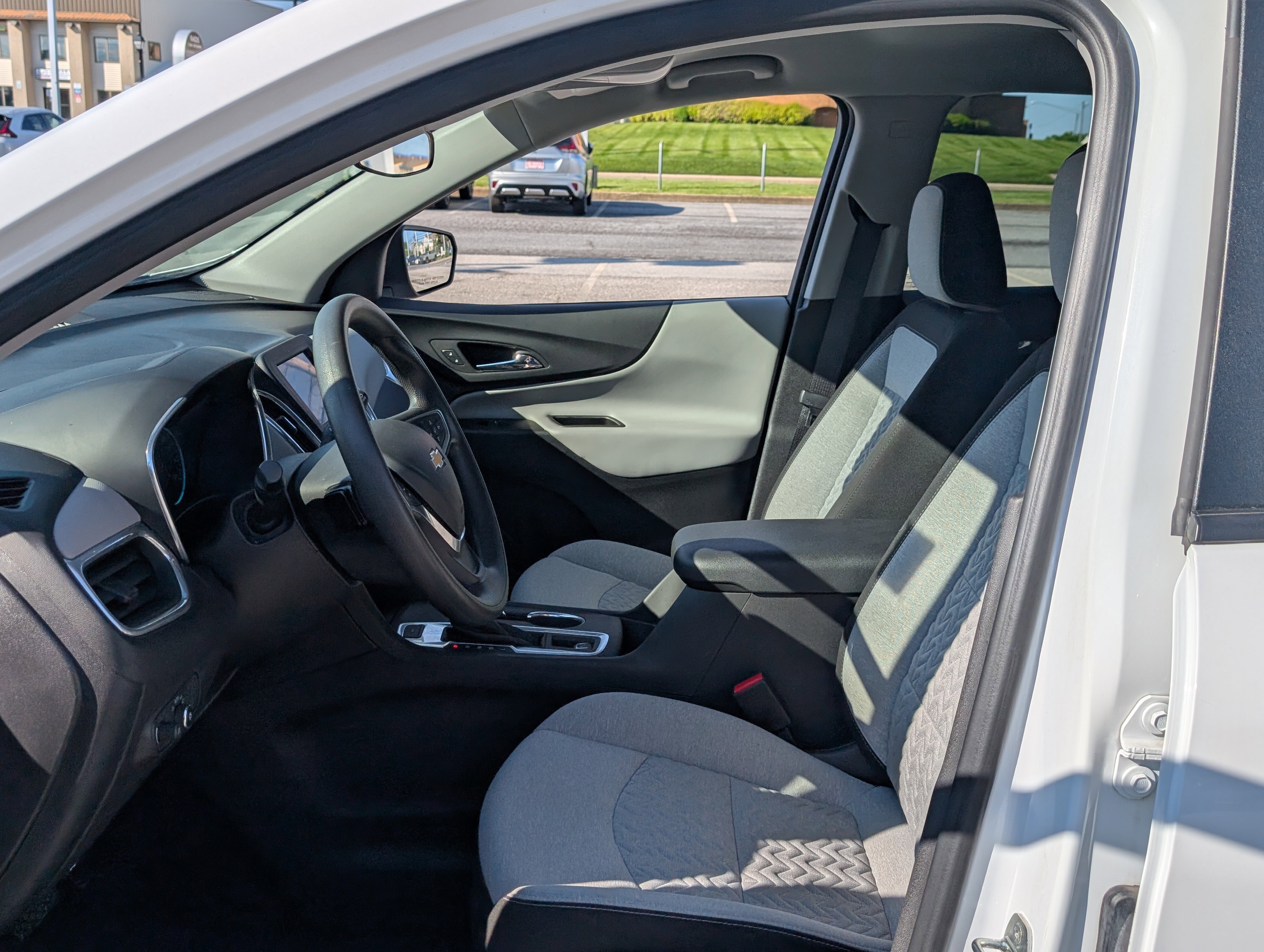 Used 2023 Chevrolet Equinox LS w/ LS Convenience Package image 15