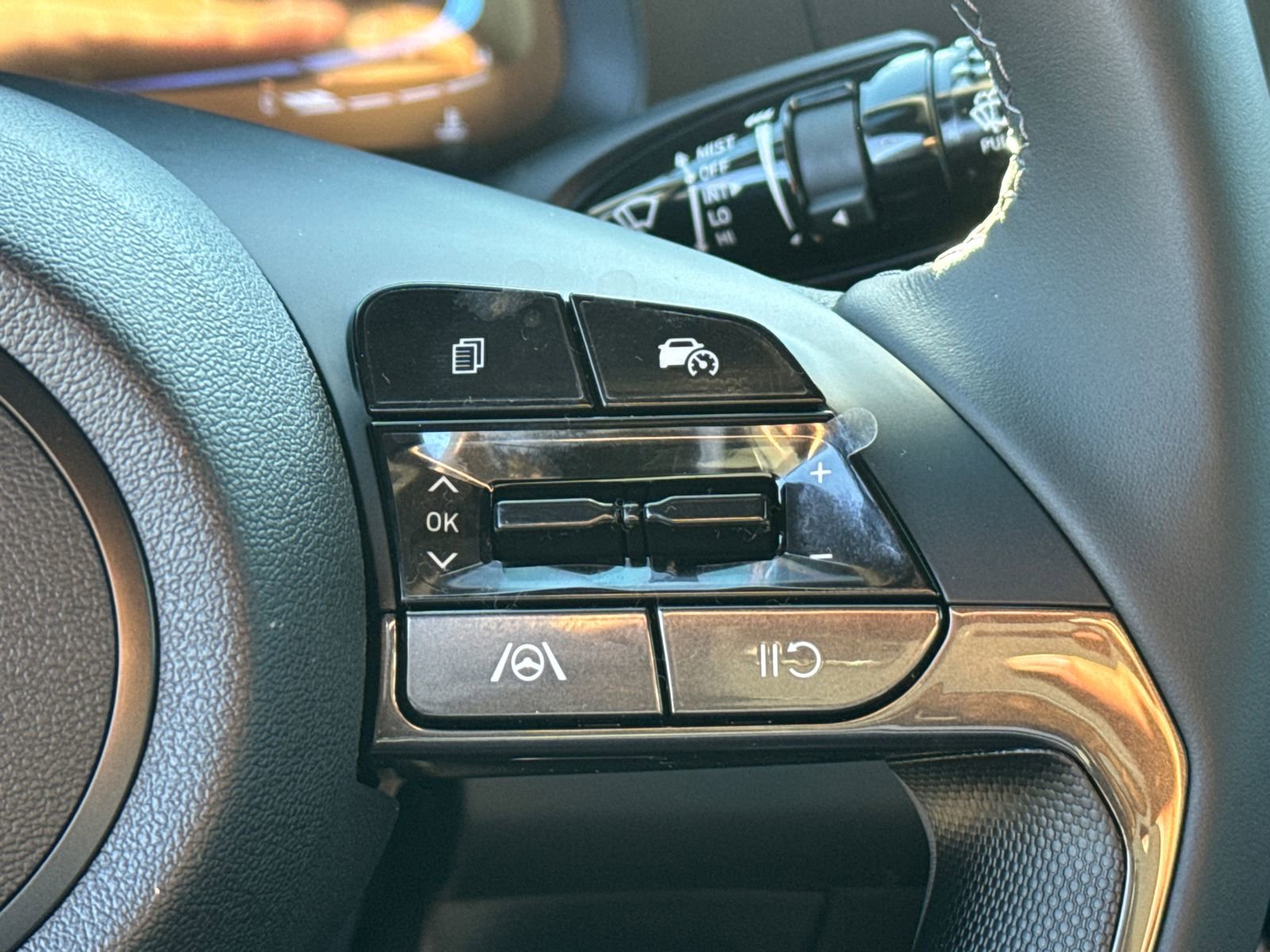 Certified 2025 Hyundai Elantra Sport image 27