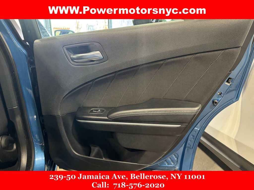 Used 2022 Dodge Charger SXT RWD image 19