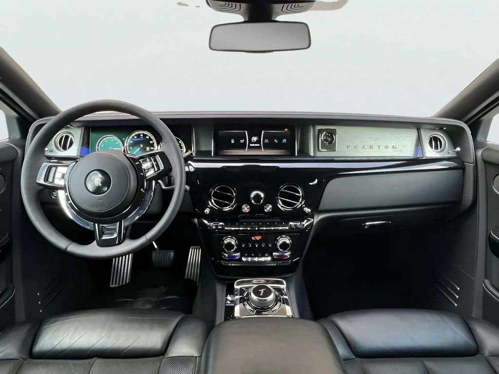 Used 2018 Rolls-Royce Phantom Sedan RWD image 12