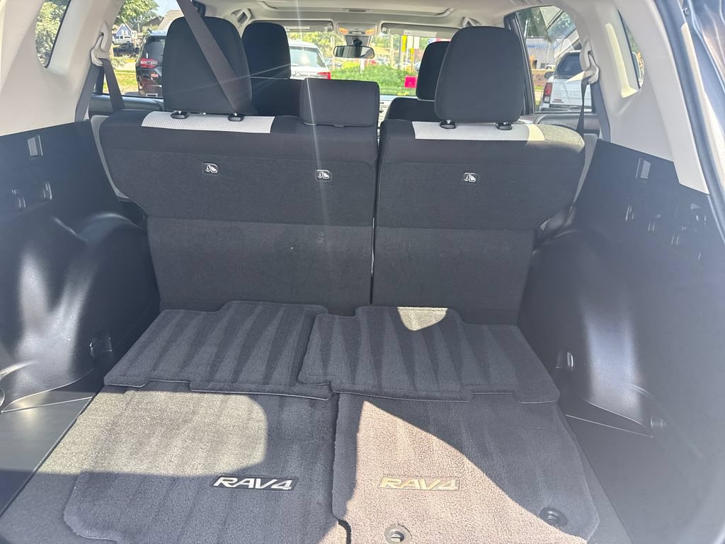 Used 2017 Toyota RAV4 XLE FWD image 39
