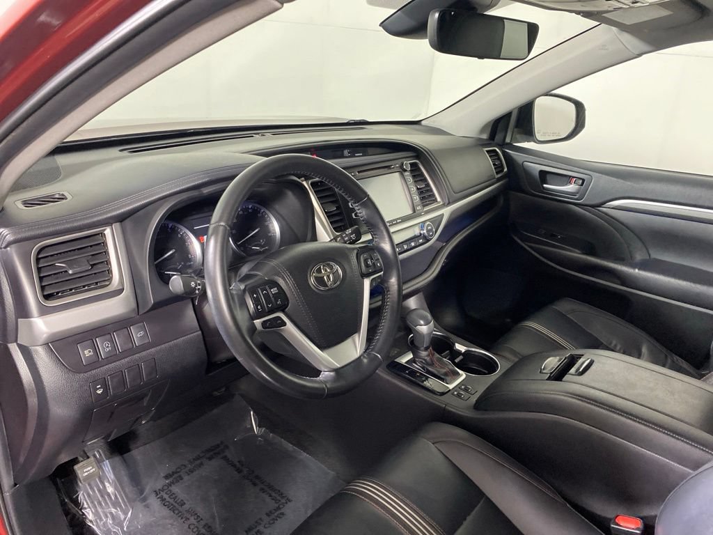 Used 2019 Toyota Highlander SE AWD/4WD image 11