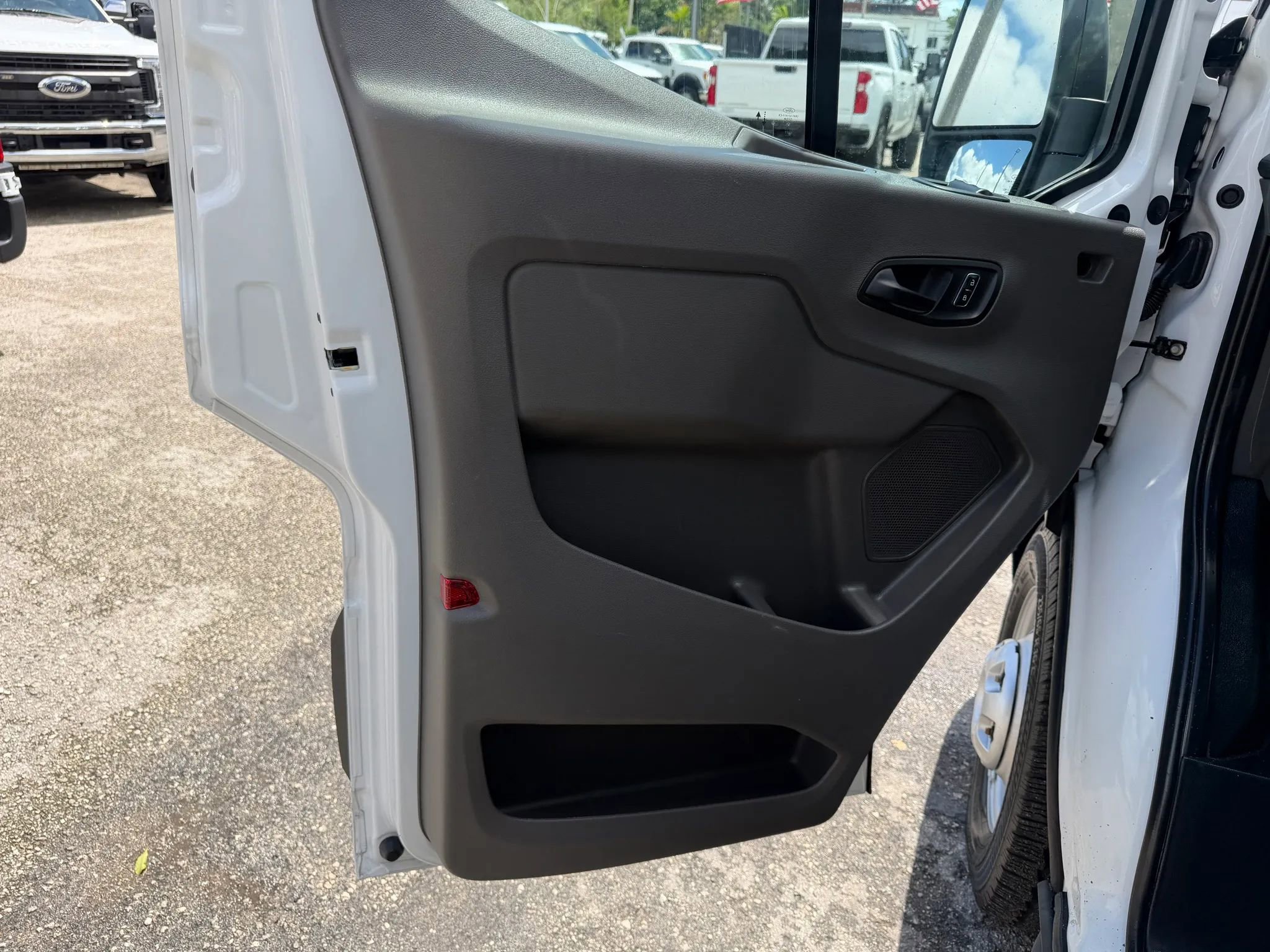 Used 2023 Ford Transit 250 Low Roof AWD w/ Fleet Fuel Economy Package image 12
