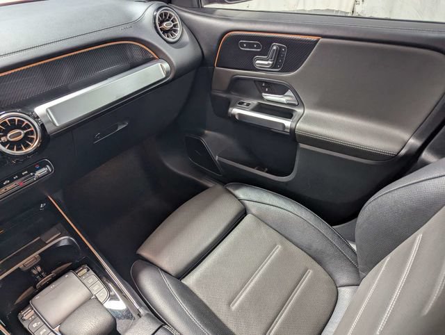 Used 2021 Mercedes-Benz GLB 250 image 8