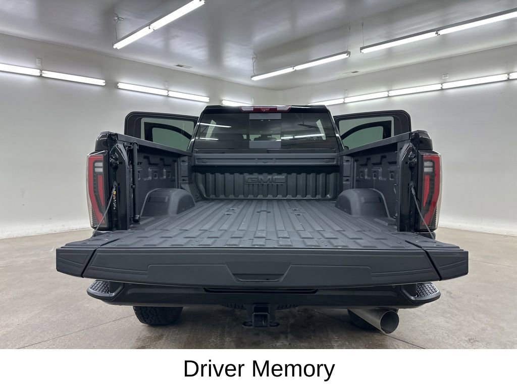 Used 2025 GMC Sierra 2500 AT4 w/ AT4 Premium Plus Package image 28