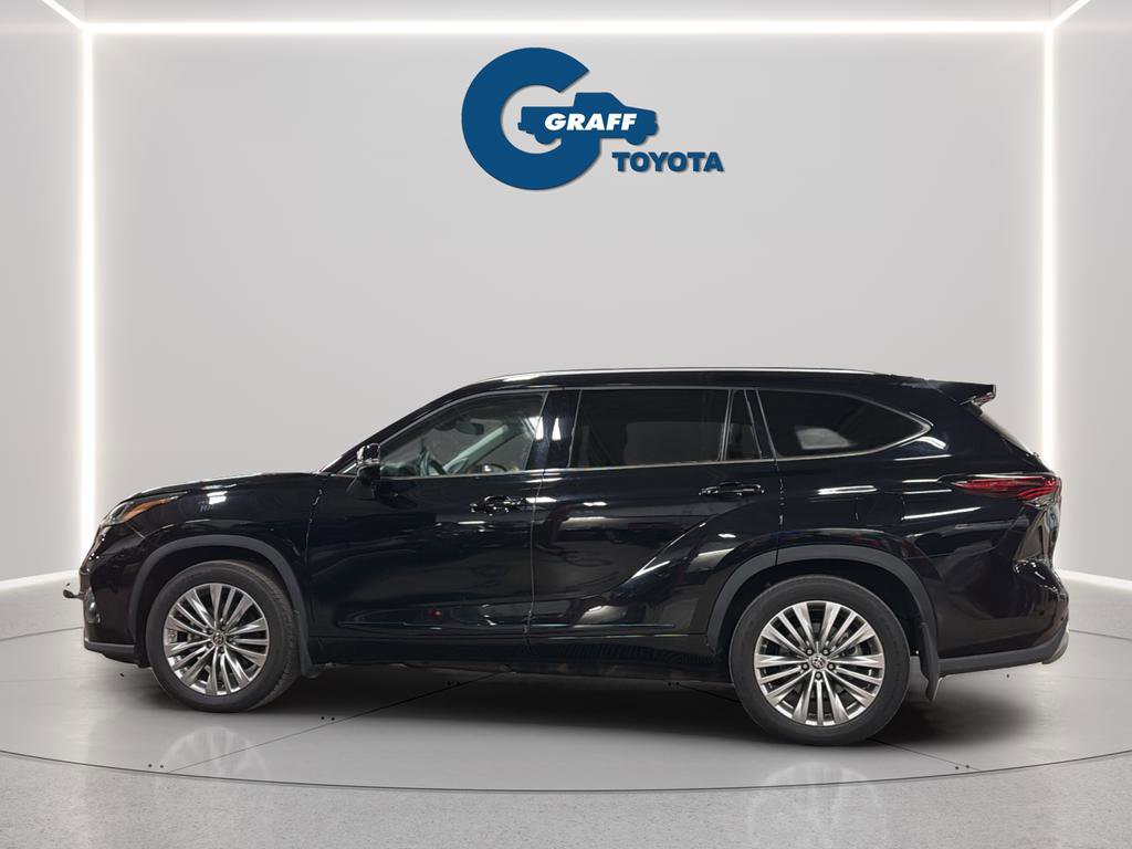 Used 2024 Toyota Highlander Platinum AWD/4WD image 3